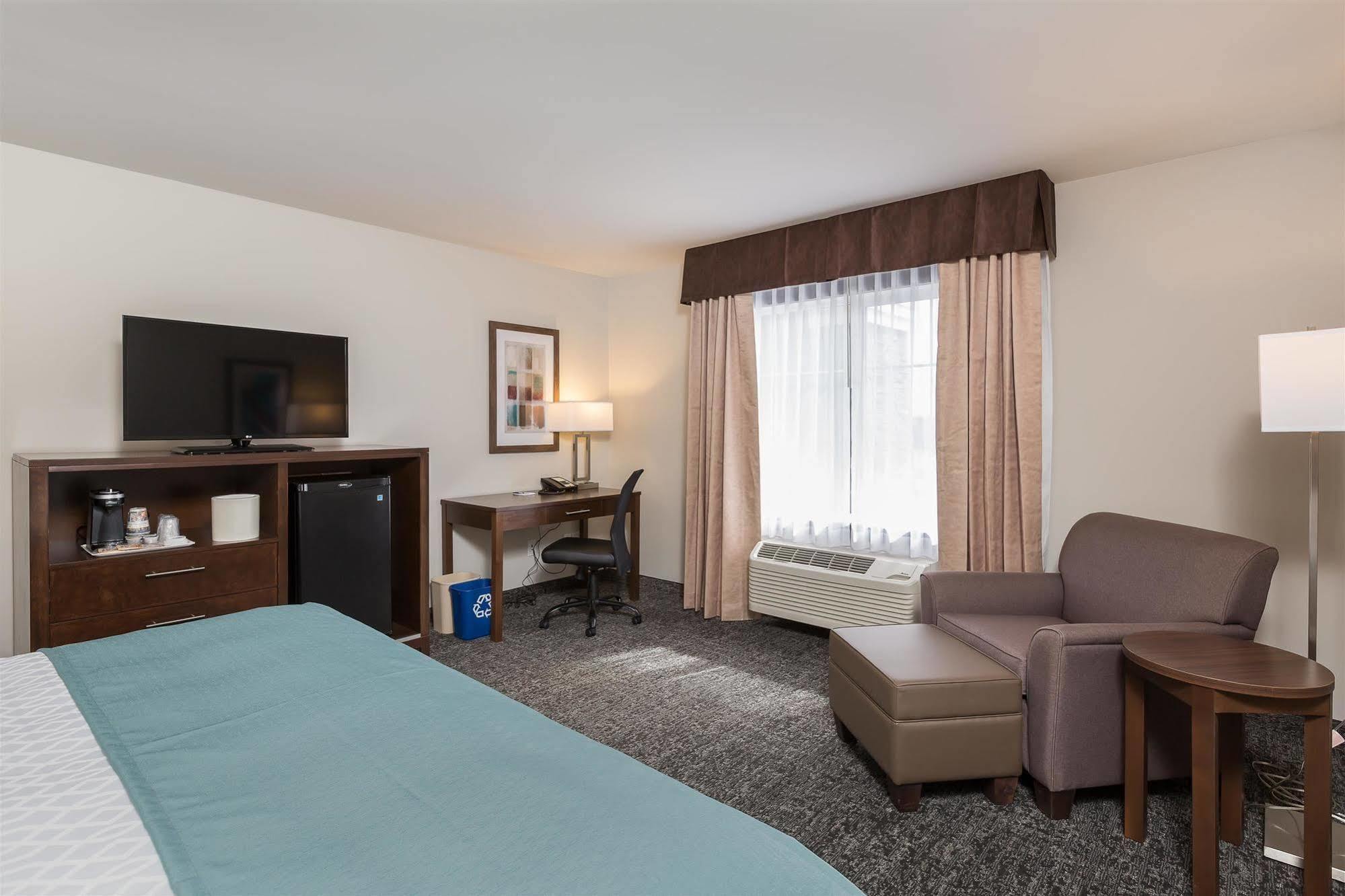 فندق فندق بست ويسترن بلس تشيسترميرو Chestermere المظهر الخارجي الصورة